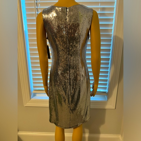 Beautiful Shelby Nights size 6 silver sequin dress machine washable NWT - Picture 6 of 7